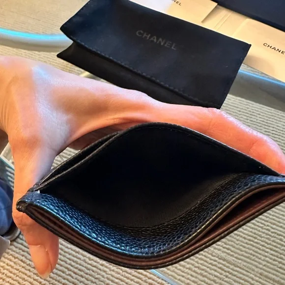 CHANEL Quilted Black Card Holder - Picture 11 of 16